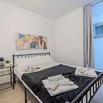 Hébergement de vacances Sea View House 6 *