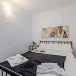 Hébergement de vacances Sea View House 6 *